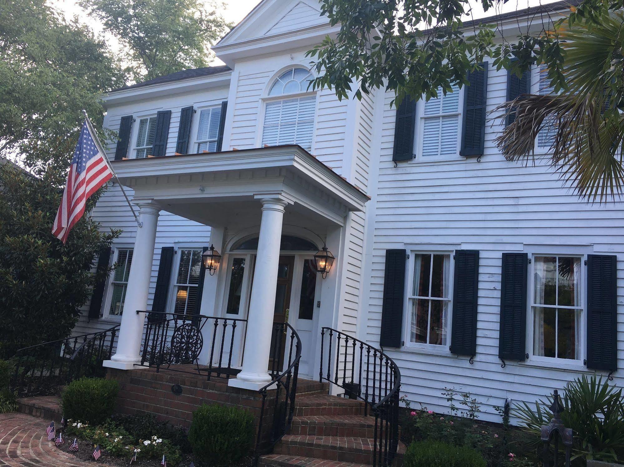 Carriage House Inn Aiken Bagian luar foto