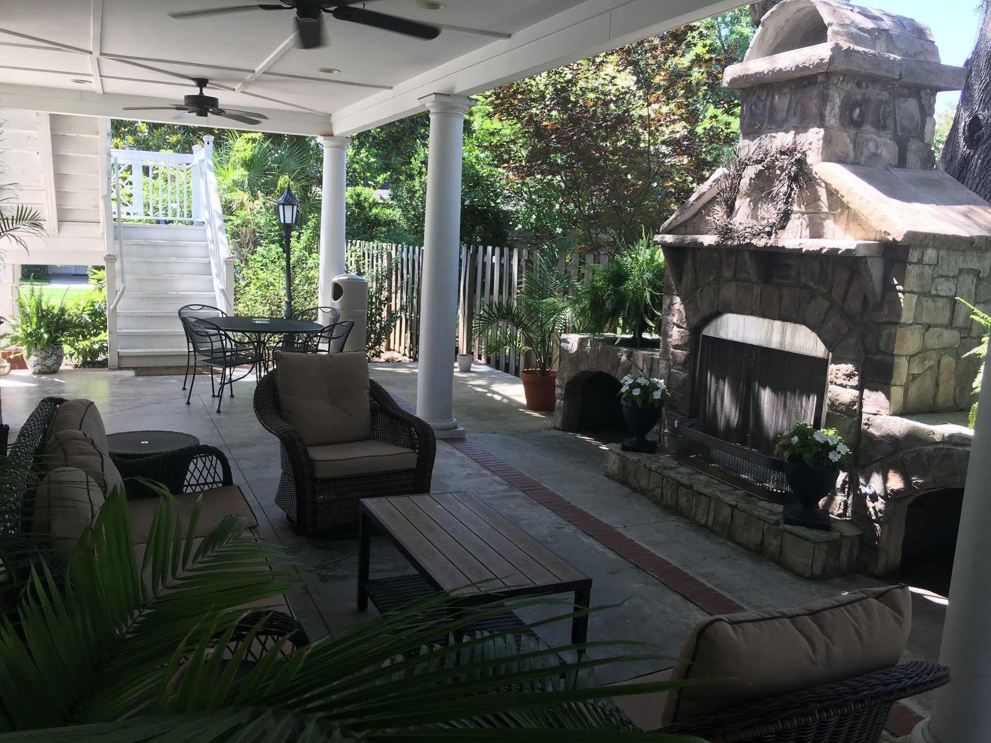 Carriage House Inn Aiken Bagian luar foto
