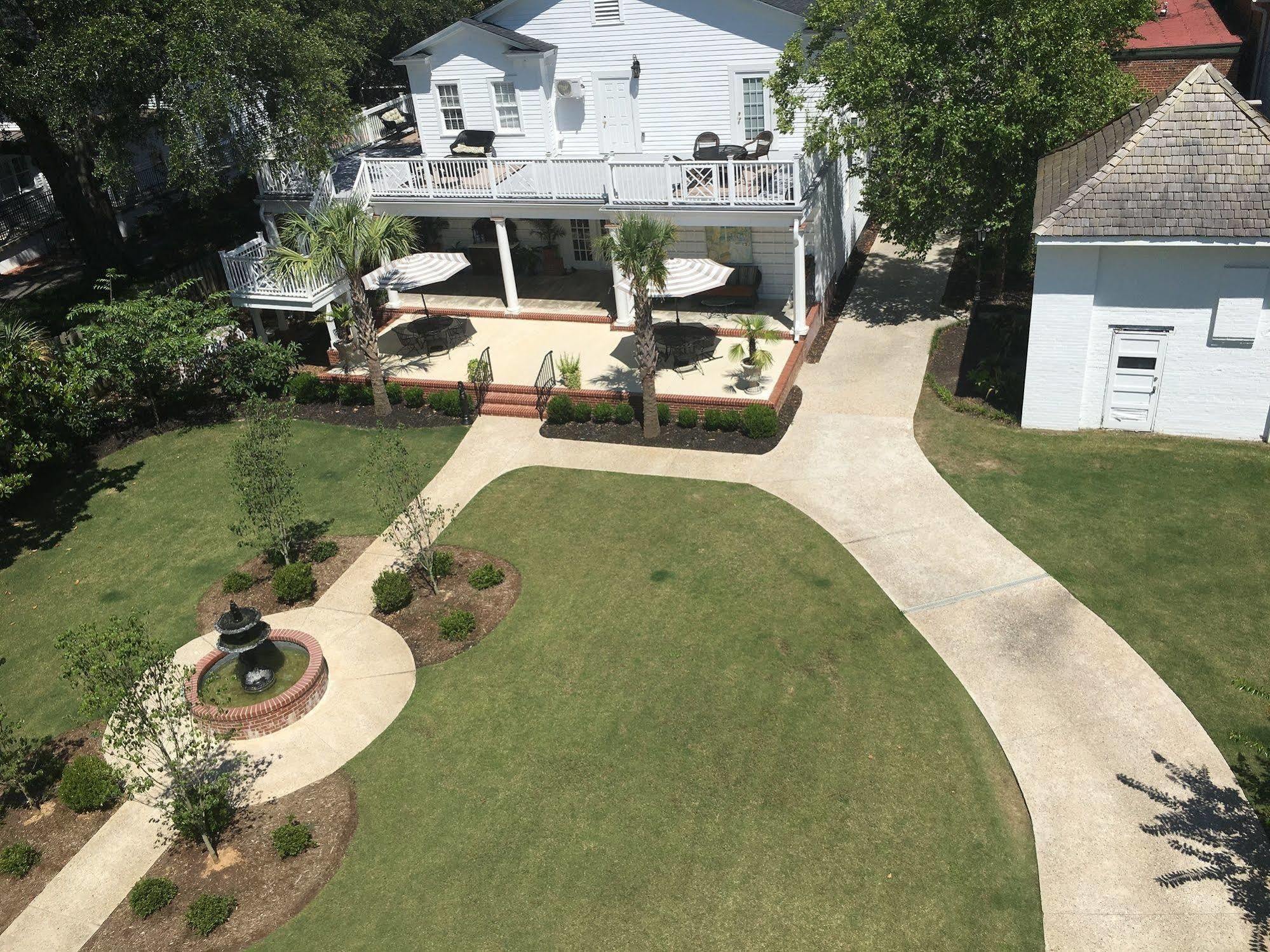 Carriage House Inn Aiken Bagian luar foto
